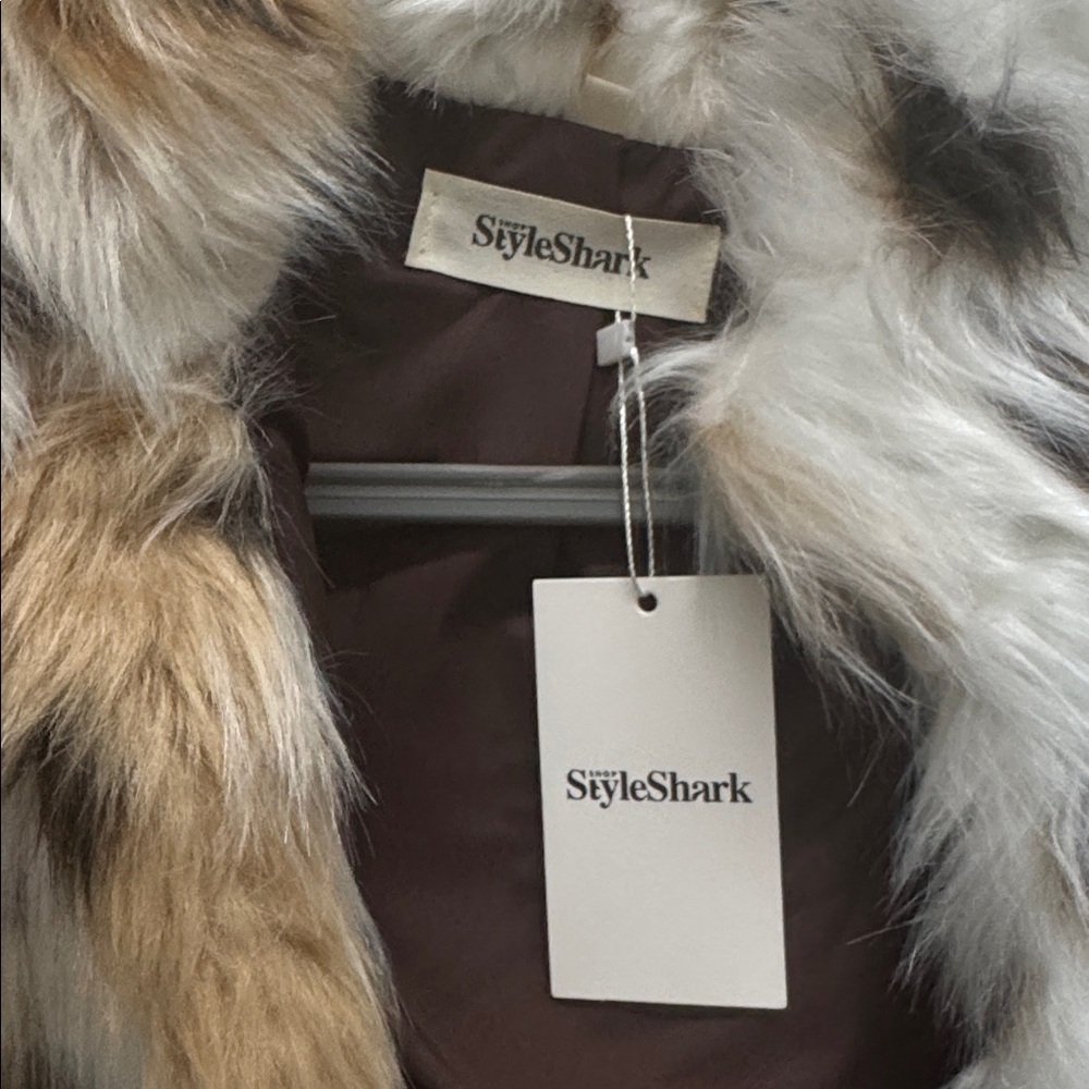 Spotted Faux Fur Coat - Picture 4 of 7